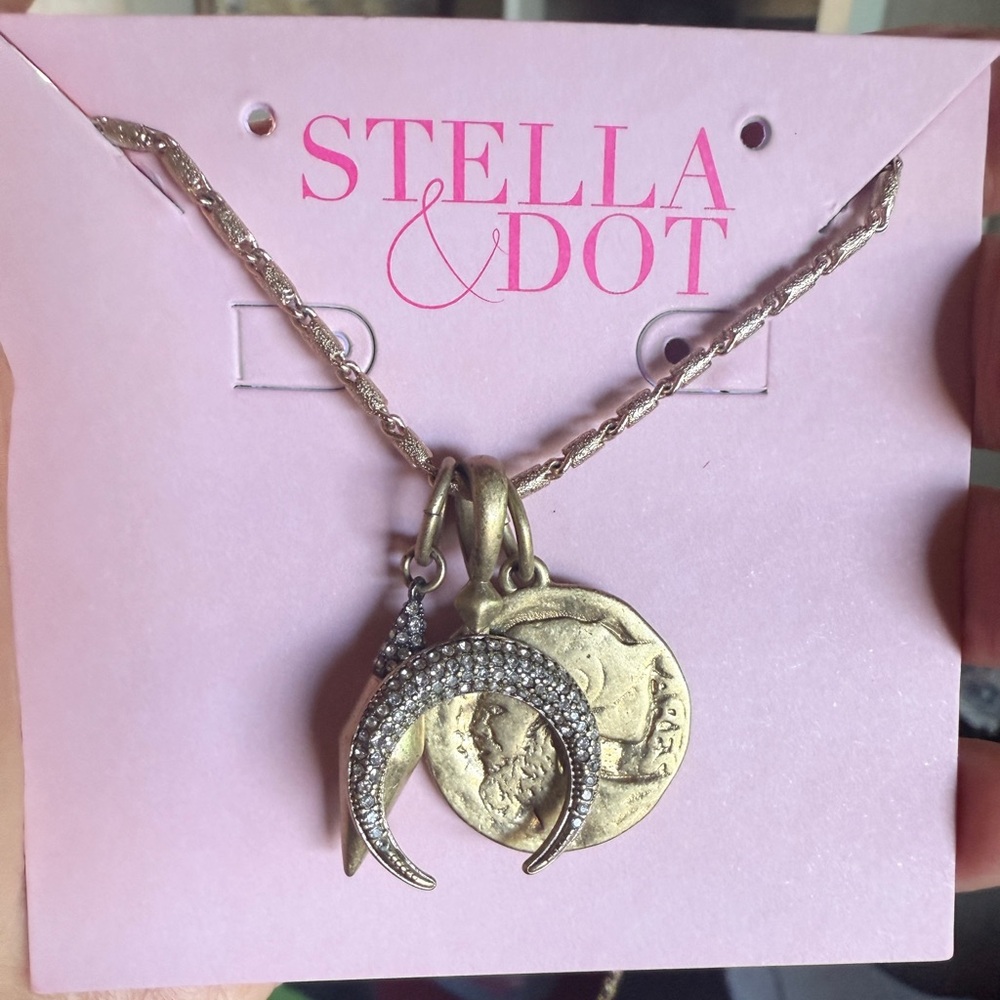 Stella & Dot Renegade Pendant